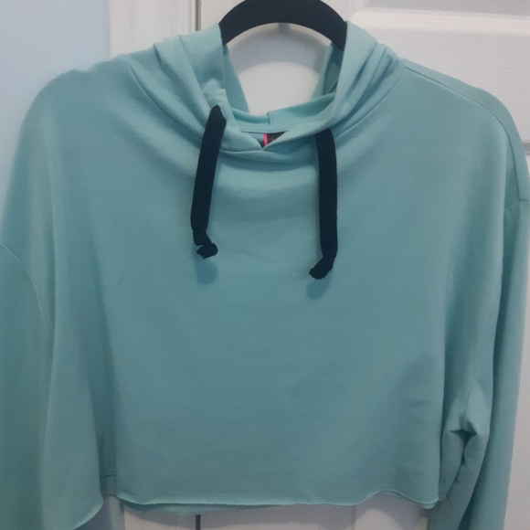 Crop top - Picture 3 of 3